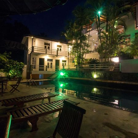 Sleek Hotel เคแกล ภายนอก รูปภาพ