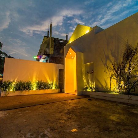 Sleek Hotel เคแกล ภายนอก รูปภาพ