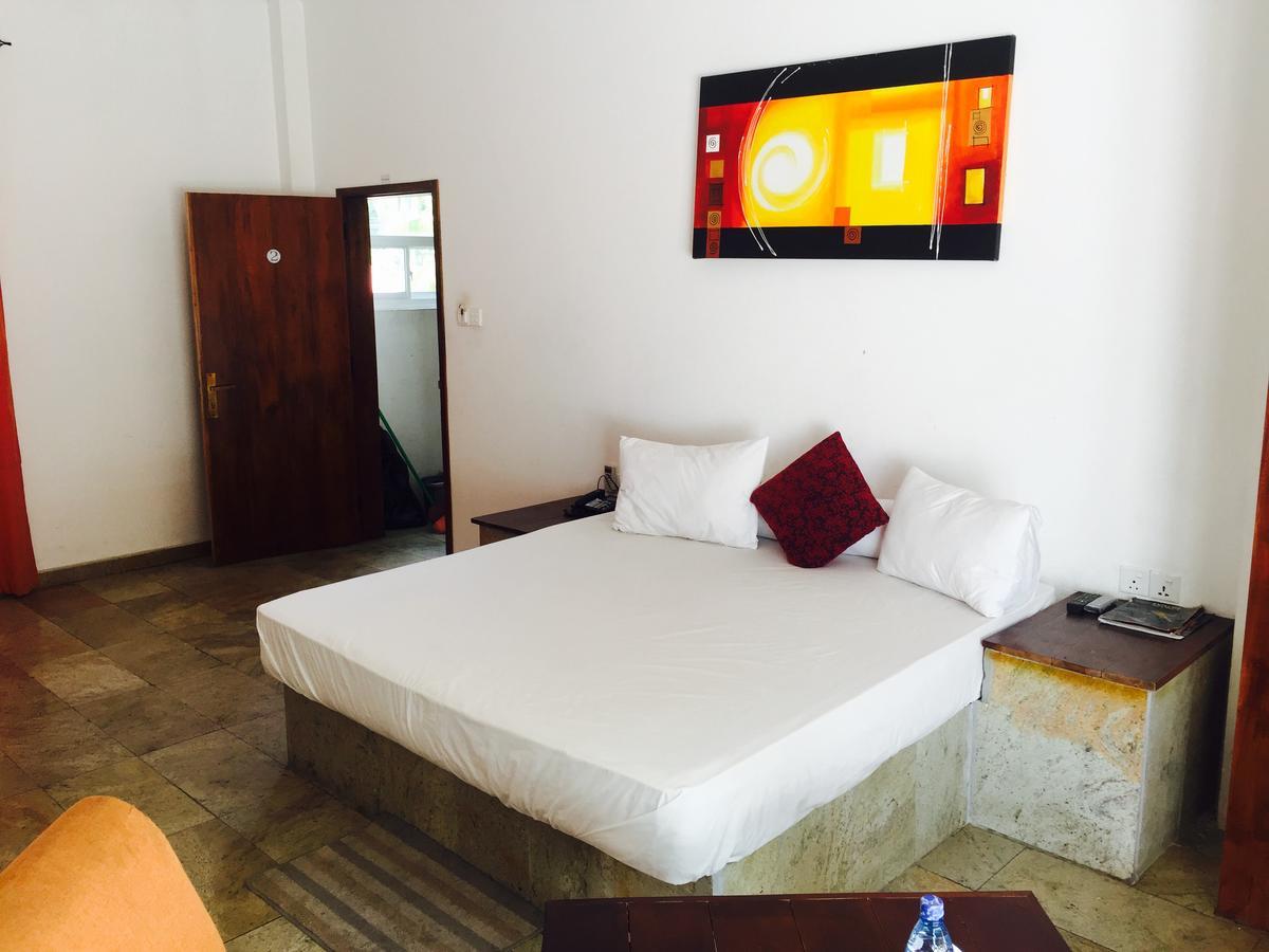 Sleek Hotel เคแกล ภายนอก รูปภาพ