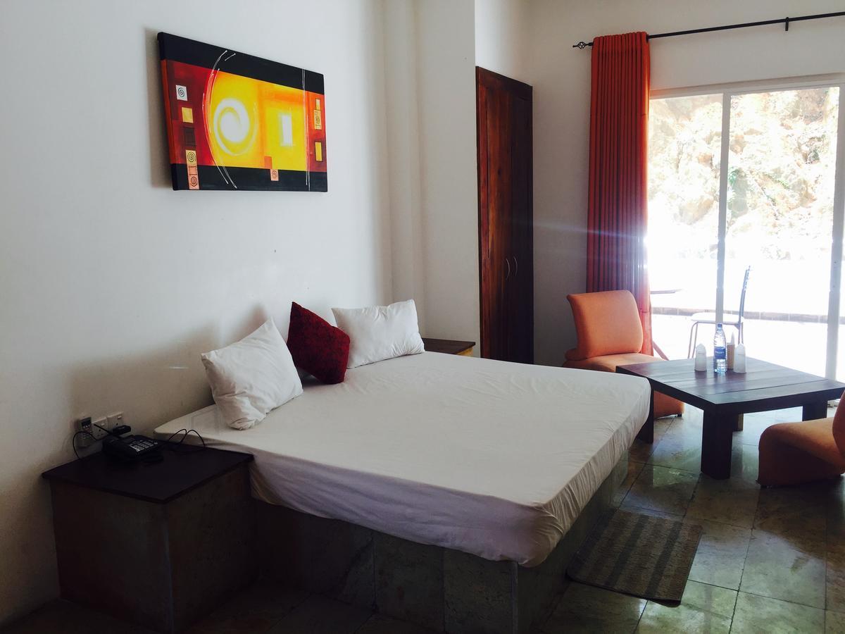 Sleek Hotel เคแกล ภายนอก รูปภาพ