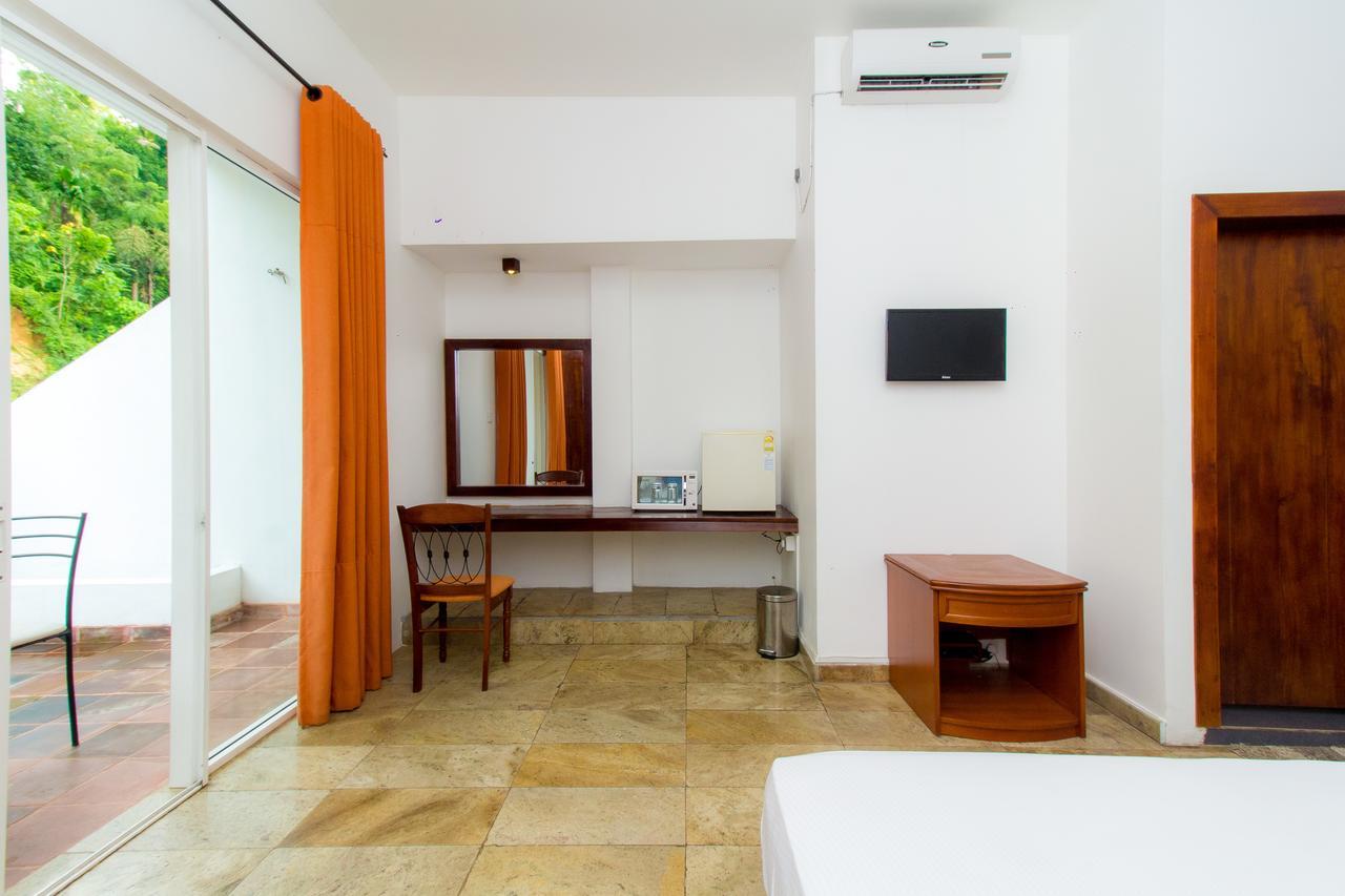 Sleek Hotel เคแกล ภายนอก รูปภาพ