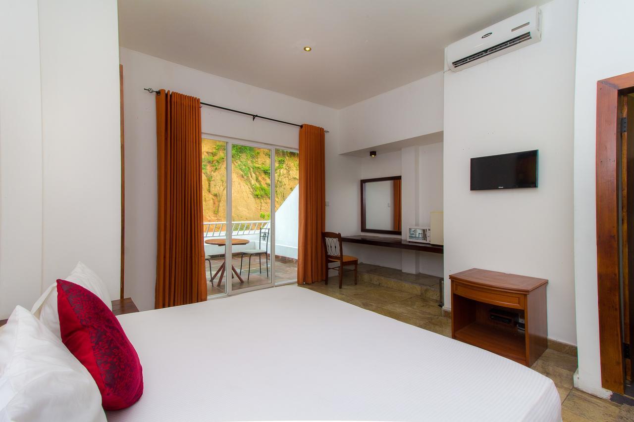 Sleek Hotel เคแกล ภายนอก รูปภาพ